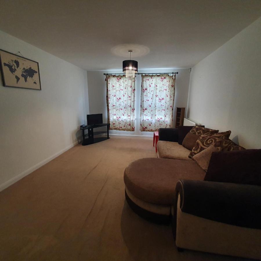 2-Bedroom Back Hilton Area Apartment - Ground Floor, Aberdeen City Center ภายนอก รูปภาพ